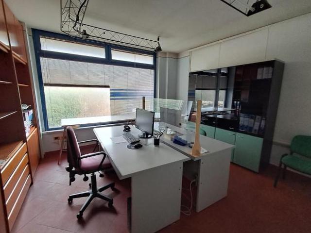 Ufficio in affitto a Bientina, Toscana