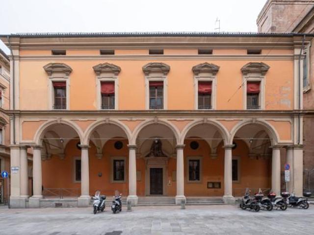 Ufficio in affitto a Santo Stefano, Bologna