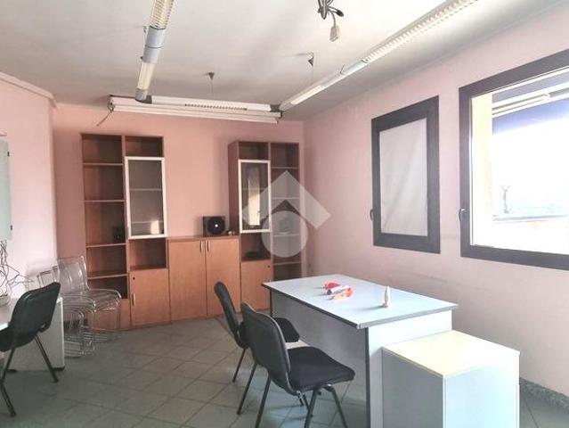 Ufficio in affitto a Dozza, Bologna