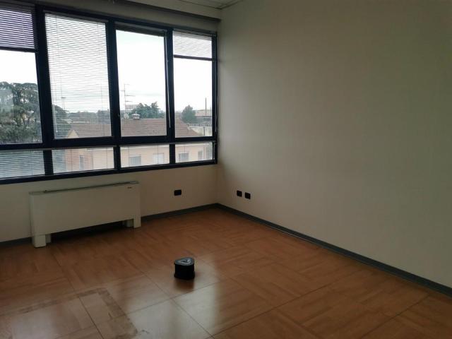 Ufficio in affitto a Dozza, Bologna