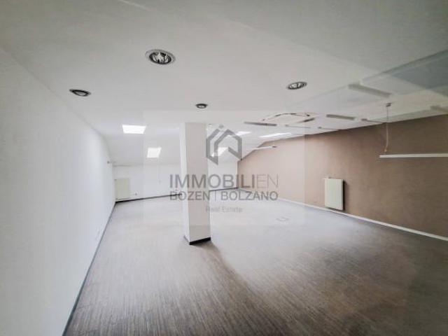 Ufficio in affitto a Oltrisarco-Aslago - Oberau-Haslach, Bolzano - Bozen