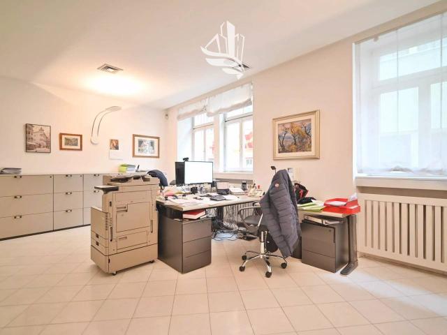 Ufficio in affitto a Centro-Piani-Rencio - Zentrum-Bozner Boden-Rentsch, Bolzano - Bozen