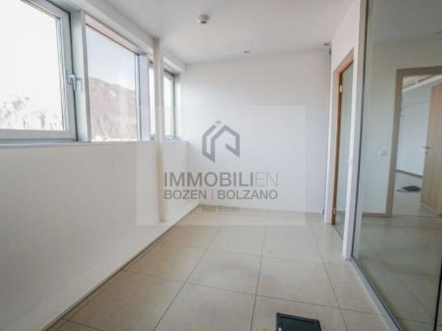 Ufficio in affitto a Oltrisarco-Aslago - Oberau-Haslach, Bolzano - Bozen