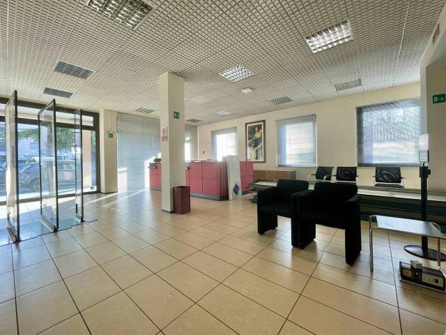 Ufficio in affitto a Borgo Virgilio, Cerese
