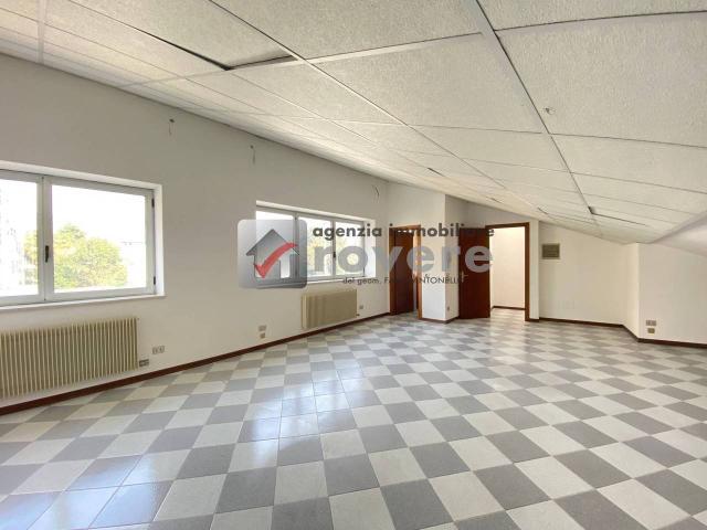 Ufficio in affitto a Breda Di Piave, Veneto