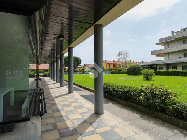Ufficio in affitto a Brembate Di Sopra, Lombardia