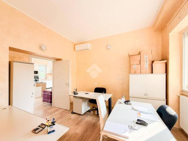 Ufficio in affitto a Zona Centro, Brescia