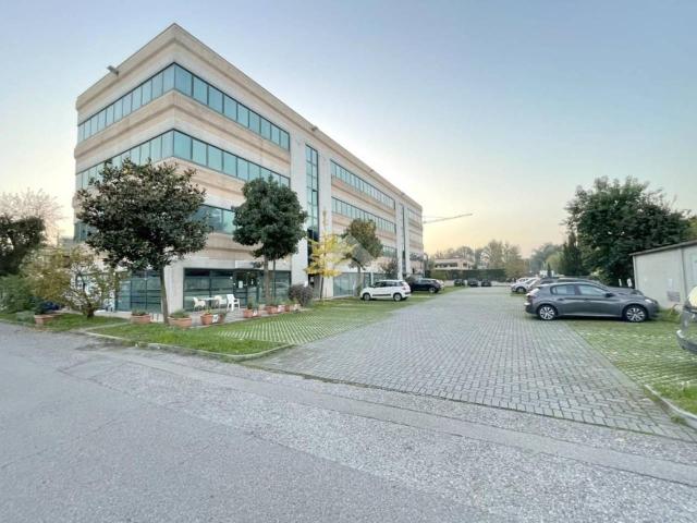 Ufficio in affitto a Zona Sud, Brescia