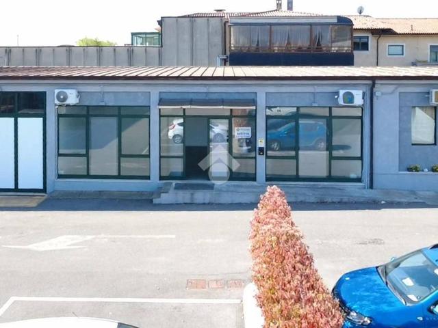 Ufficio in affitto a Zona Est, Brescia