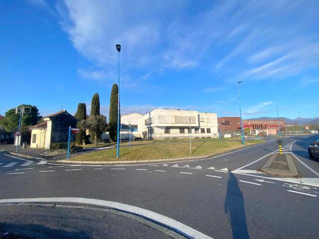 Ufficio in affitto a Casazza, Brescia