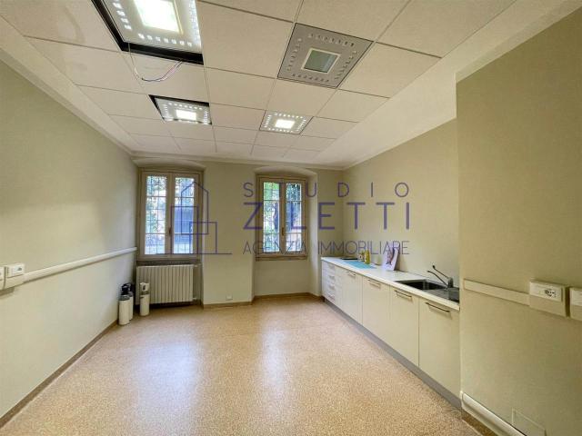 Ufficio in affitto a Zona Centro, Brescia