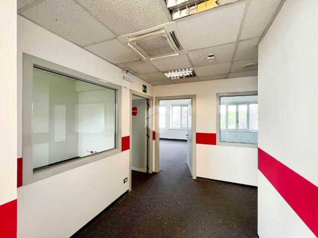 Ufficio in affitto a Zona Centro, Brescia