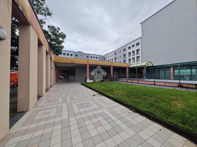 Ufficio in affitto a Zona Ovest, Brescia