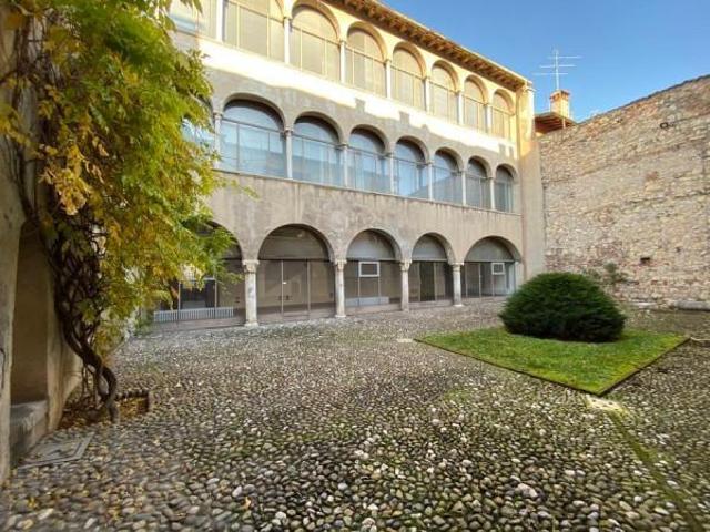 Ufficio in affitto a Centro Storico Nord, Brescia