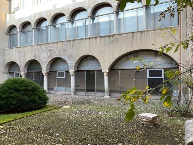 Ufficio in affitto a Zona Centro, Brescia