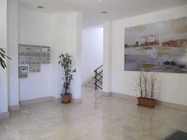 Ufficio in affitto a Commenda, Puglia