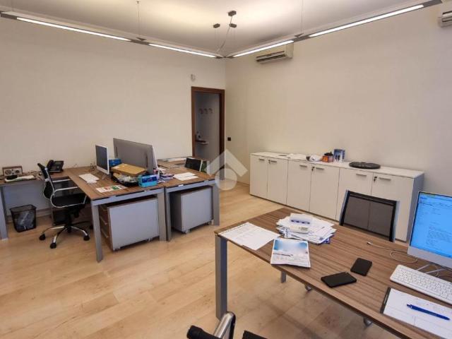 Ufficio in affitto a Vaccarezza Nuova, Brivio