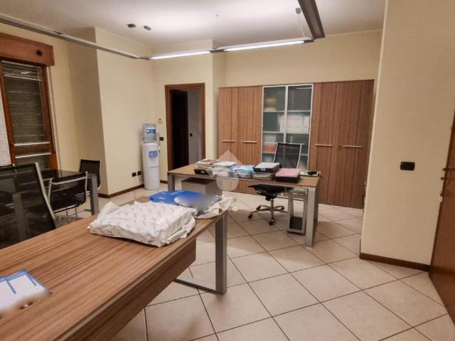 Ufficio in affitto a Vaccarezza Nuova, Brivio