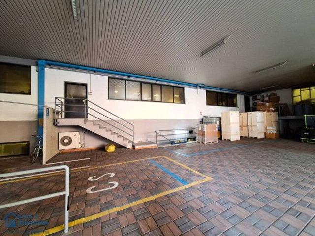 Ufficio in affitto a Moncucco, Brugherio