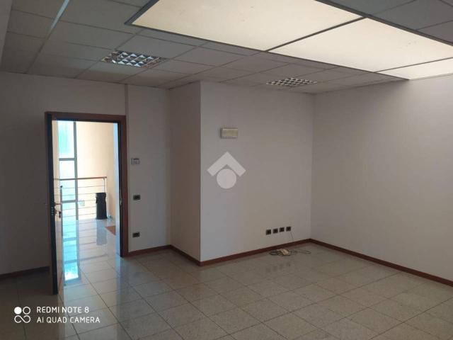 Ufficio in affitto a Brusaporto, Lombardia