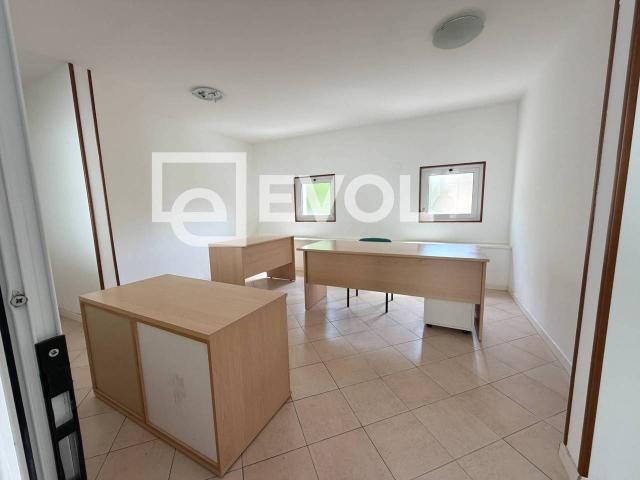 Ufficio in affitto a Buja, Friuli-Venezia Giulia