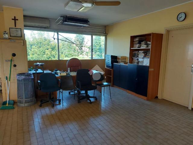 Ufficio in affitto a Buscate, Lombardia