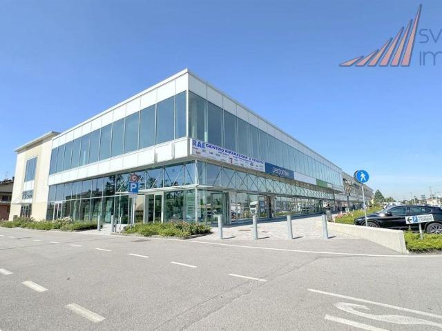 Ufficio in affitto a Busnago, Lombardia