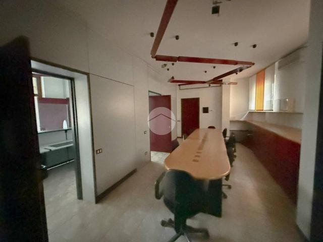 Ufficio in affitto a Calcinate, Lombardia