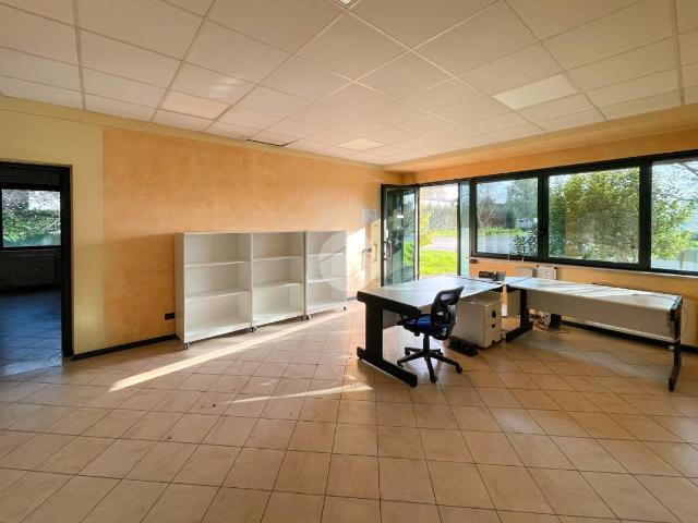 Ufficio in affitto a Calcinato, Brescia