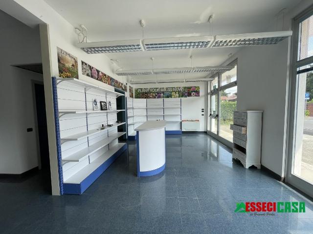 Ufficio in affitto a Calvenzano, Lombardia