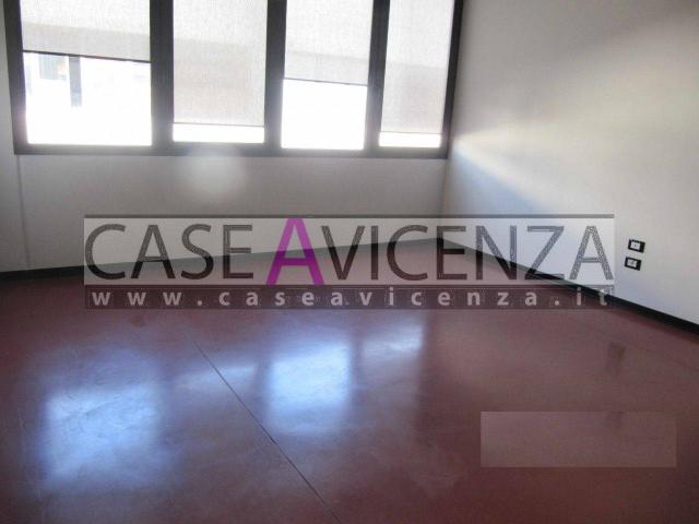 Ufficio in affitto a Camisano Vicentino, Veneto