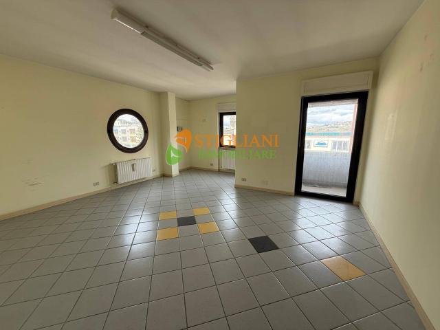 Ufficio in affitto a Campobasso, Molise