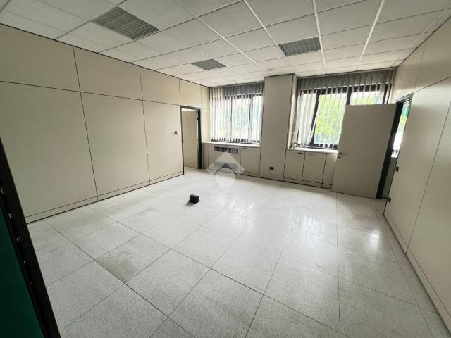 Ufficio in affitto a Unione delle Terre d'Argine, Campogalliano