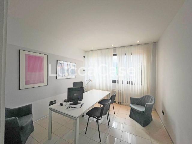 Ufficio in affitto a Capannori, Lucca