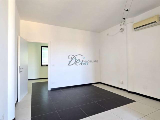 Ufficio in affitto a Capannori, Lucca