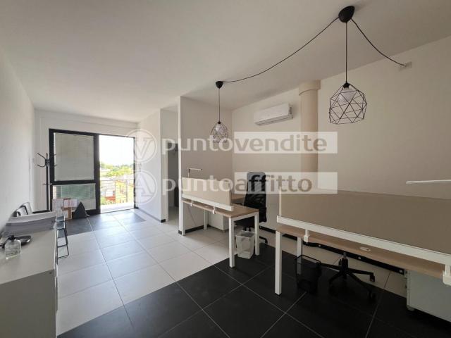 Ufficio in affitto a Capannori, Lucca