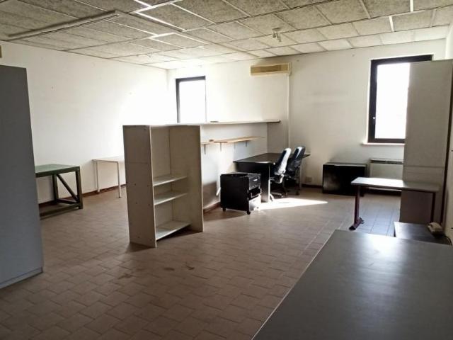 Ufficio in affitto a Capannori, Lucca