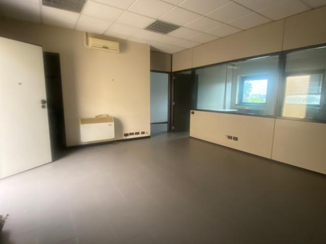 Ufficio in affitto a Capannori, Lucca