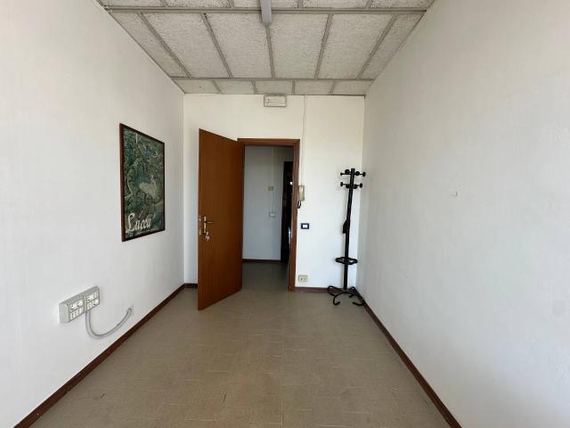 Ufficio in affitto a Coselli, Capannori