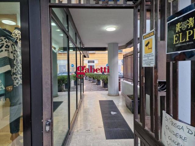 Ufficio in affitto a Capodrise, Campania
