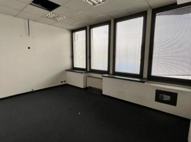 Ufficio in affitto a Caponago, Lombardia