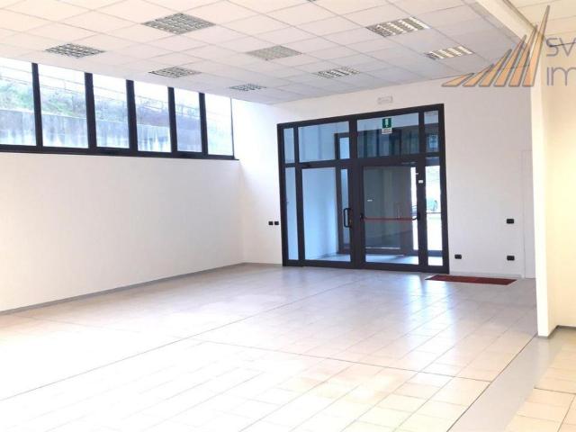 Ufficio in affitto a Agrate Brianza, Lombardia