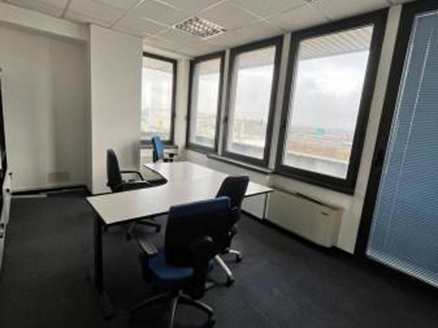 Ufficio in affitto a Agrate Brianza, Lombardia