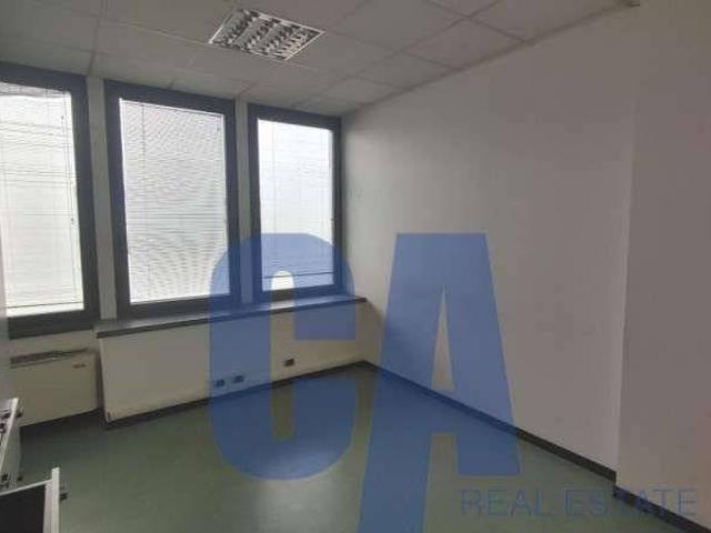 Ufficio in affitto a Caponago, Monza e della Brianza