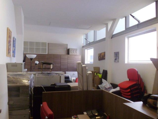 Ufficio in affitto a Località Case Sparse, Cardito