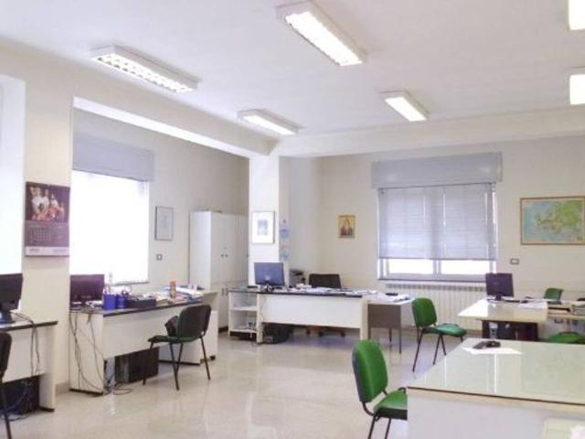 Ufficio in affitto a Località Case Sparse, Cardito