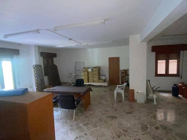 Ufficio in affitto a Carini, Sicilia