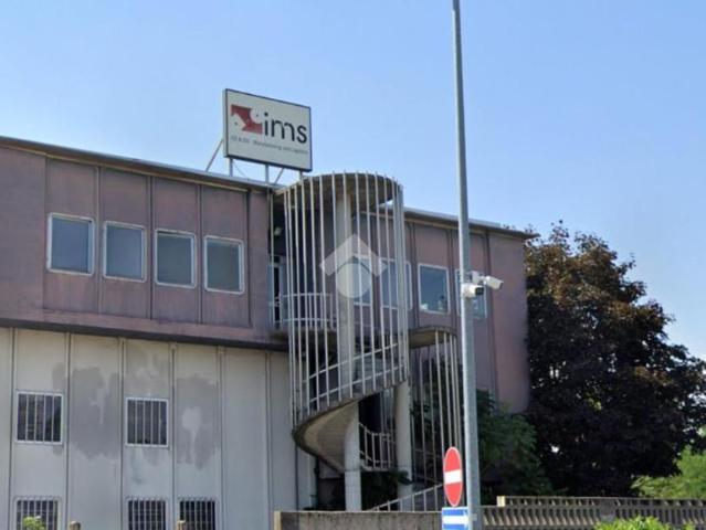 Ufficio in affitto a Cassina Pertusella, Caronno Pertusella
