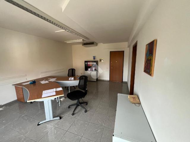 Ufficio in affitto a Unione delle Terre d'Argine, Carpi