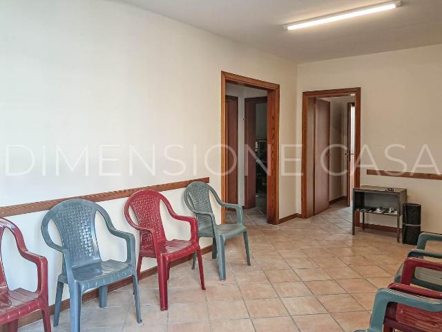 Ufficio in affitto a Unione delle Terre d'Argine, Carpi